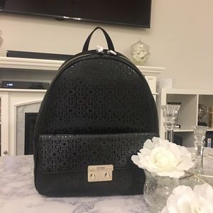 🆕Guess Tamra Zip Backpack